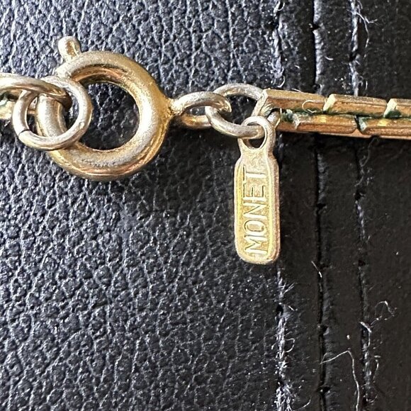 Vintage Monet Asian Inspired Detailed Necklace Gold Tone Metal Mesh Signed 17"‎ - Picture 3 of 6